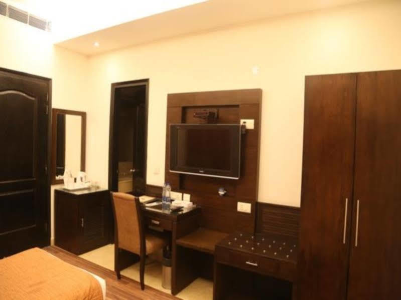 Jht Hotels New Delhi Luaran gambar