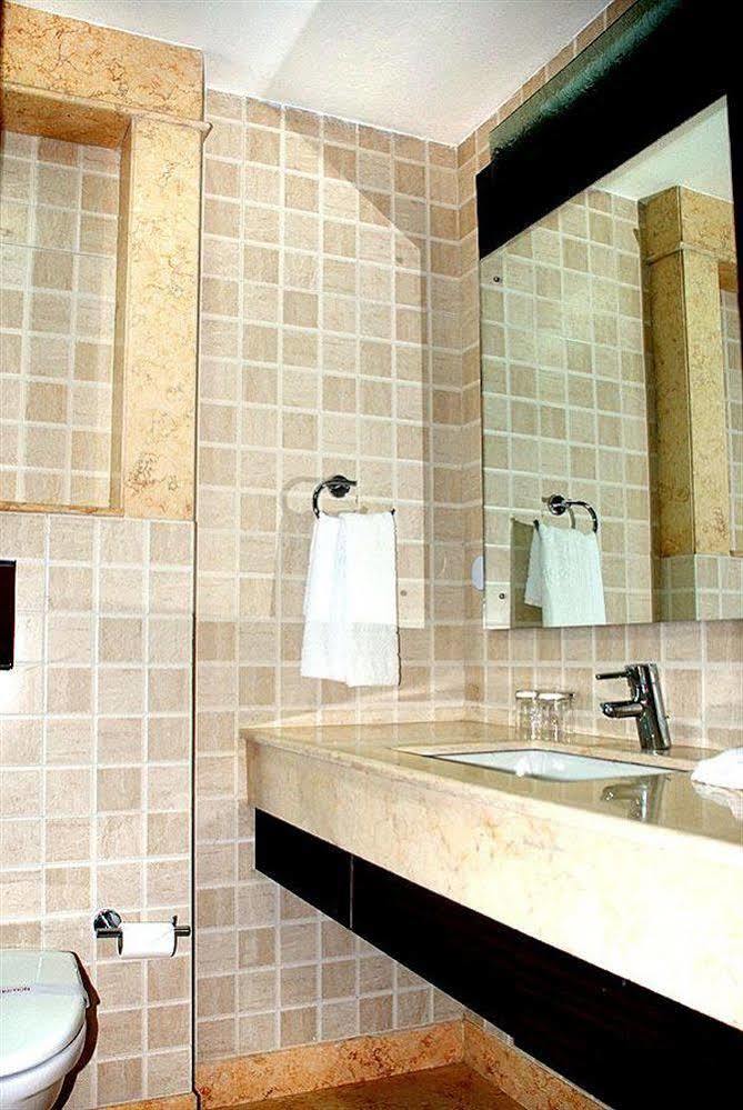 Jht Hotels New Delhi Luaran gambar
